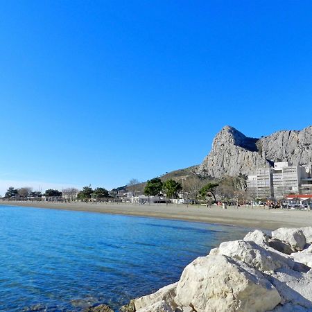 Apartment Antonela Omiš Екстериор снимка