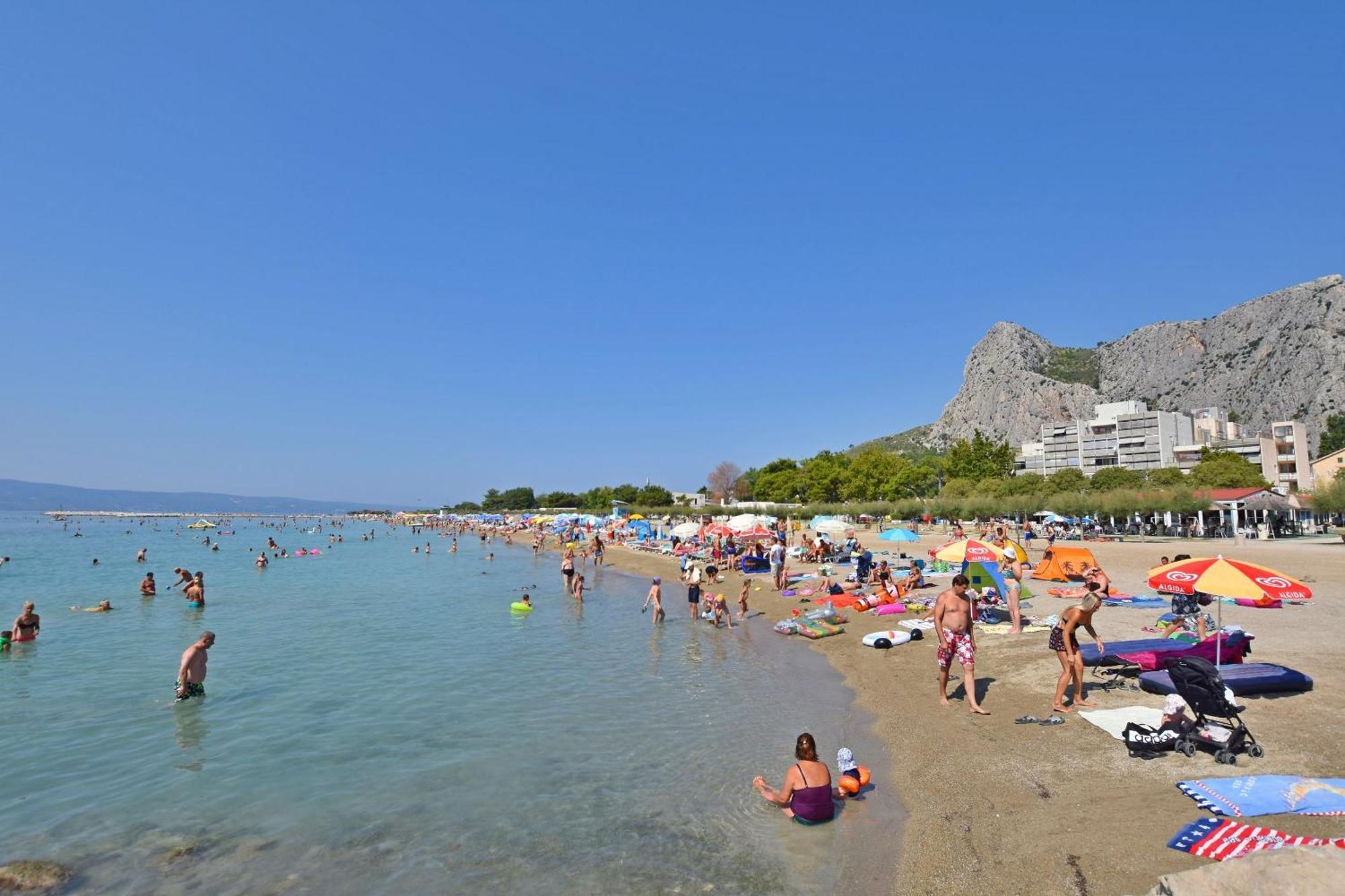 Apartment Antonela Omiš Екстериор снимка