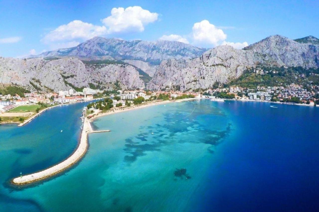 Apartment Antonela Omiš Екстериор снимка